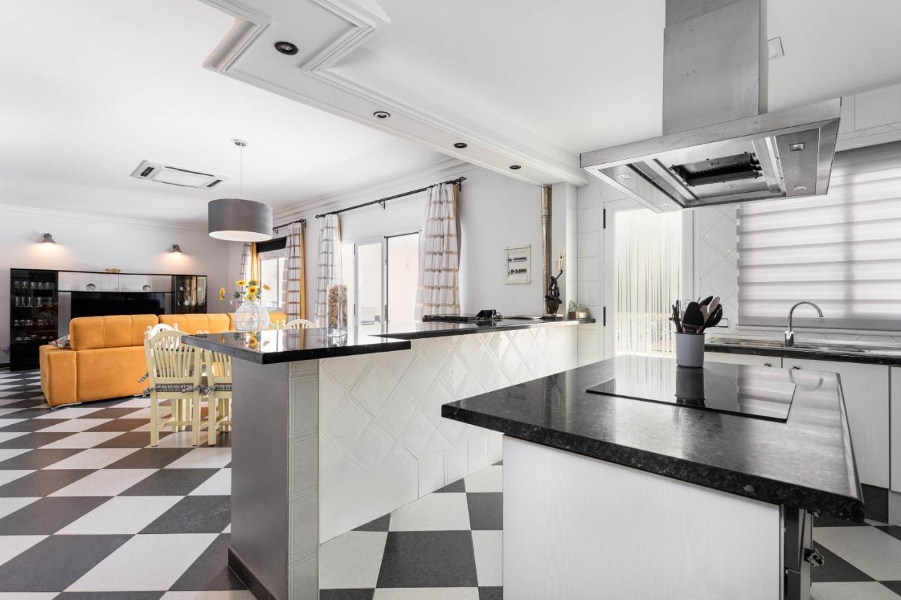 Yourhouse Marian * Muro